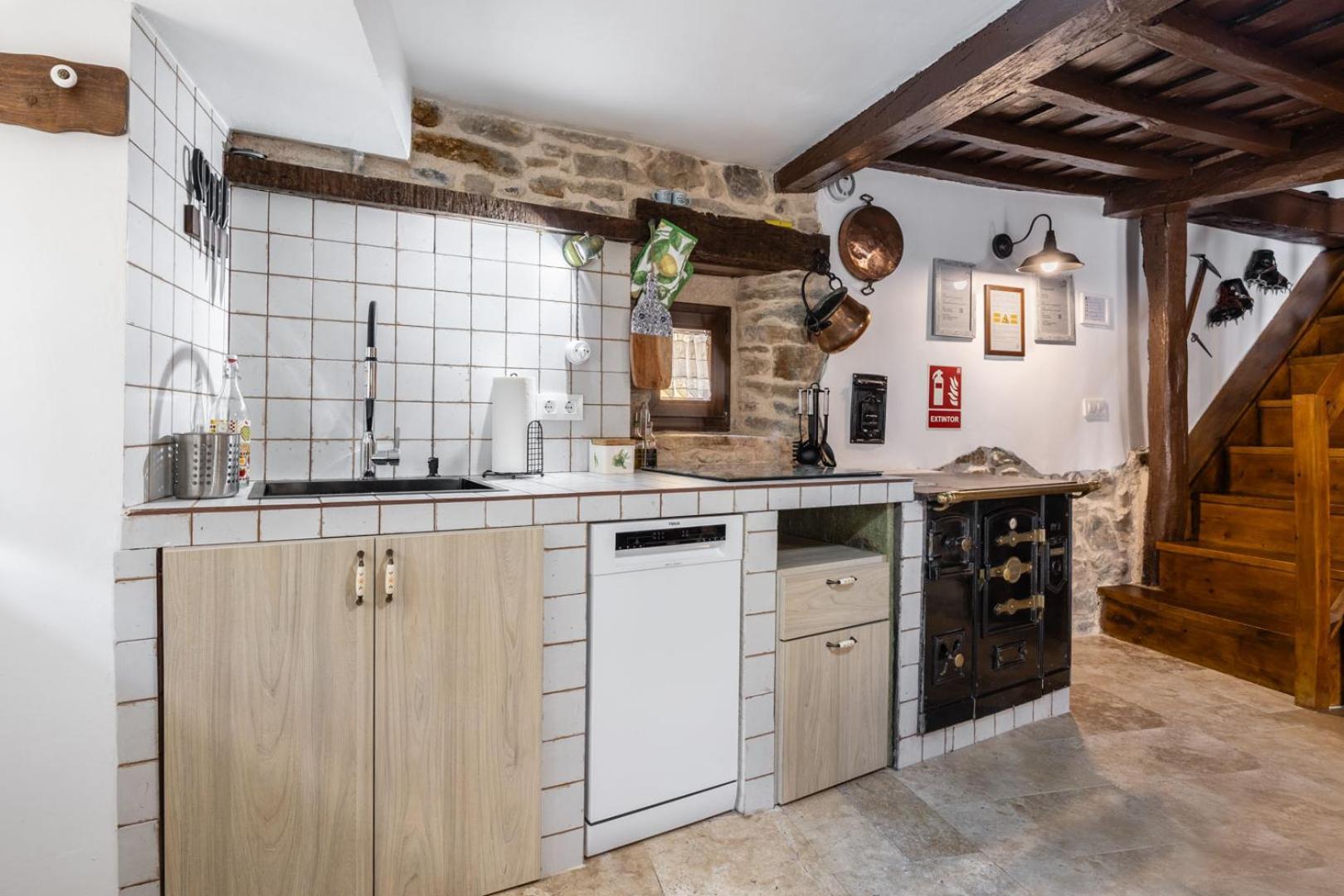 Casa Raymonde Villa Потес Екстериор снимка
