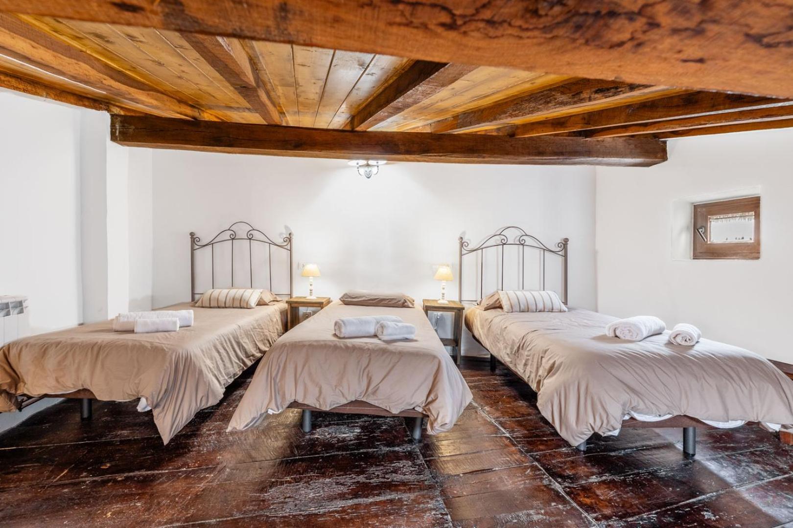 Casa Raymonde Villa Потес Екстериор снимка