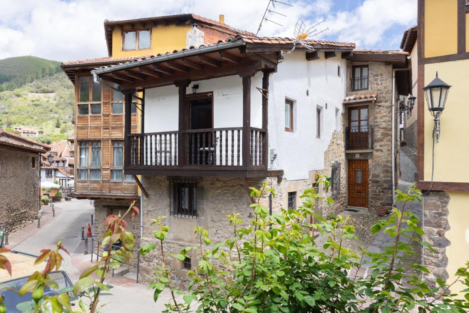 Casa Raymonde Villa Потес Екстериор снимка